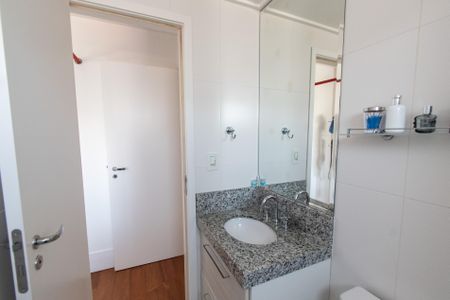 Apartamento à venda com 181m², 3 quartos e 3 vagas Apartamento à venda com 181m², 3 quartos e 3 vagasBanheiro da suíte 2