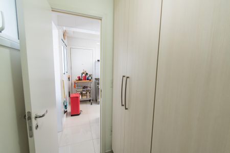 Apartamento à venda com 181m², 3 quartos e 3 vagas Apartamento à venda com 181m², 3 quartos e 3 vagasQuarto de serviço