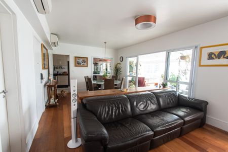 Apartamento à venda com 181m², 3 quartos e 3 vagas Apartamento à venda com 181m², 3 quartos e 3 vagasSala