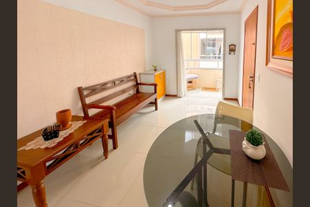 Apartamento para alugar com 77m², 2 quartos e 1 vagaSala