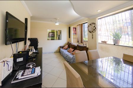 Sala de apartamento para alugar com 3 quartos, 70m² em Estoril, Belo Horizonte