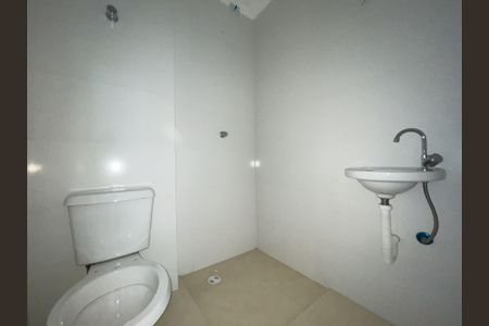 Apartamento para alugar com 43m², 2 quartos e sem vaga Apartamento para alugar com 43m², 2 quartos e sem vagaBanheiro