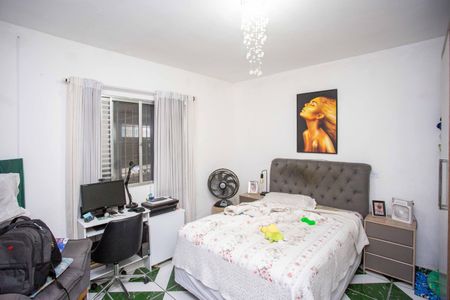 Casa à venda com 196m², 4 quartos e 2 vagasQuarto