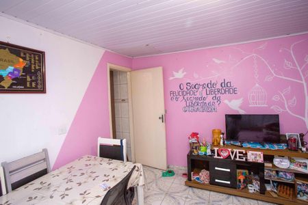 Casa à venda com 196m², 4 quartos e 2 vagasSala