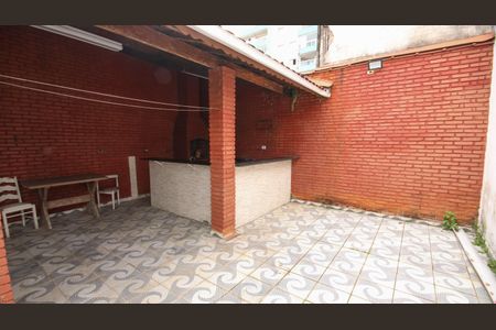 Casa para alugar com 175m², 1 quarto e 2 vagasQuintal