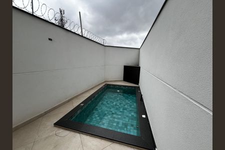Casa à venda com 185m², 3 quartos e 3 vagasPiscina