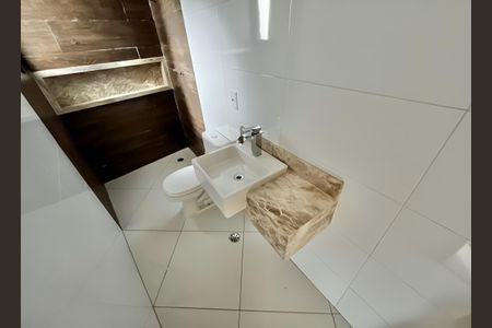 Casa à venda com 185m², 3 quartos e 3 vagasBanheiro da Suíte 1