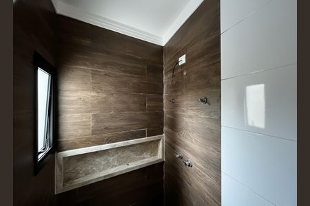 Casa à venda com 185m², 3 quartos e 3 vagasBanheiro da Suíte 1