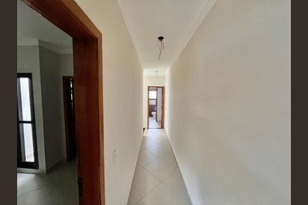 Casa à venda com 185m², 3 quartos e 3 vagasCorredor