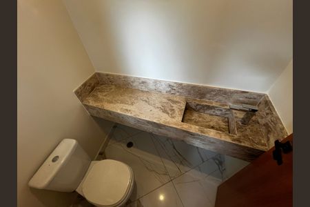 Casa à venda com 185m², 3 quartos e 3 vagasLavabo