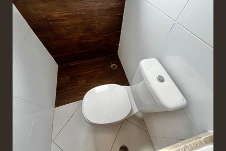 Casa à venda com 185m², 3 quartos e 3 vagasBanheiro da Suíte 3