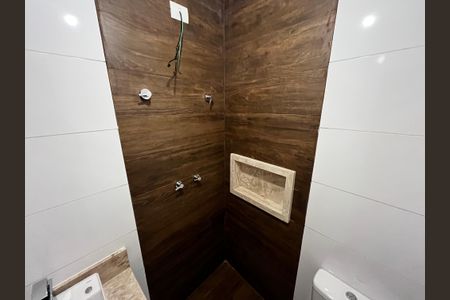 Casa à venda com 185m², 3 quartos e 3 vagasBanheiro da Suíte 2