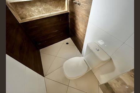 Casa à venda com 185m², 3 quartos e 3 vagasBanheiro da Suíte 1