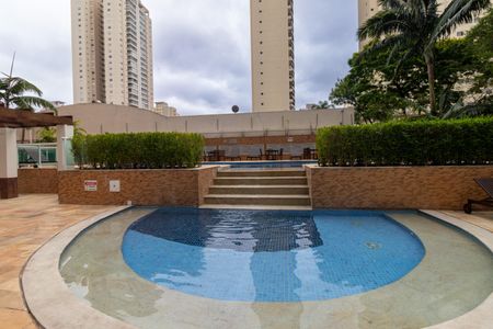 Apartamento à venda com 151m², 3 quartos e 3 vagasÁrea Comum - Piscina