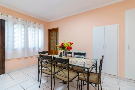 Casa à venda com 137m², 4 quartos e 2 vagasCopa