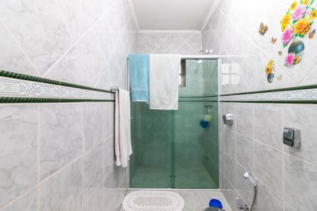 Casa à venda com 137m², 4 quartos e 2 vagasBanheiro da Suíte