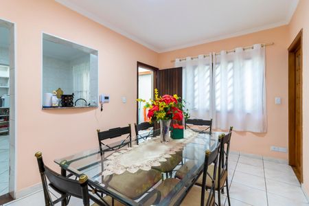 Casa à venda com 137m², 4 quartos e 2 vagasCopa