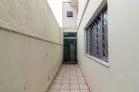 Casa à venda com 137m², 4 quartos e 2 vagasCorredor Lateral