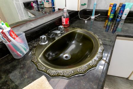 Casa à venda com 137m², 4 quartos e 2 vagasBanheiro da Suíte