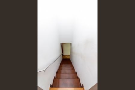 Casa à venda com 137m², 4 quartos e 2 vagasCorredor dos Quartos - Escada