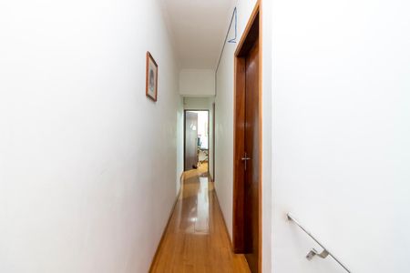 Casa à venda com 137m², 4 quartos e 2 vagasCorredor dos Quartos