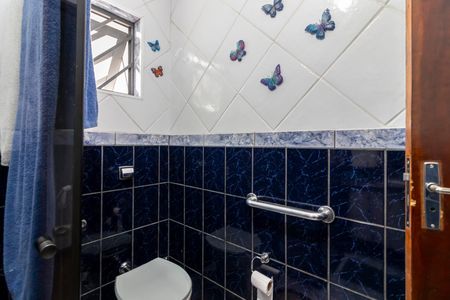 Casa à venda com 137m², 4 quartos e 2 vagasBanheiro 