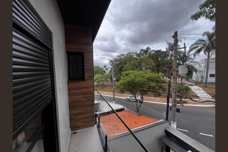 Casa à venda com 185m², 3 quartos e 4 vagasSuíte 1 varanda