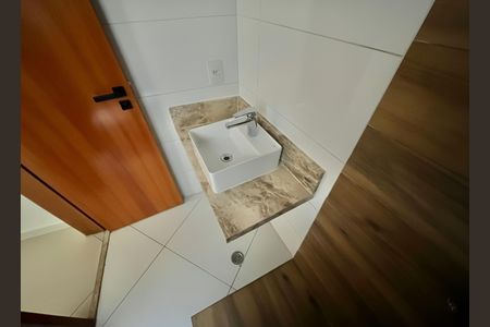 Casa à venda com 185m², 3 quartos e 4 vagasBanheiro da Suíte 2