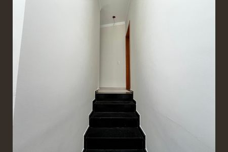 Casa à venda com 185m², 3 quartos e 4 vagasEscada