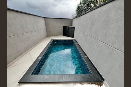 Casa à venda com 185m², 3 quartos e 4 vagasPiscina