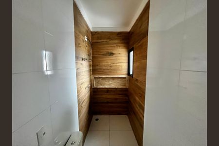 Casa à venda com 185m², 3 quartos e 4 vagasBanheiro da Suíte 1