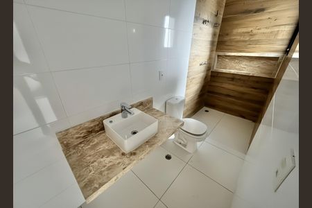 Casa à venda com 185m², 3 quartos e 4 vagasBanheiro da Suíte 1