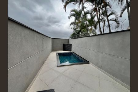 Casa à venda com 185m², 3 quartos e 4 vagasPiscina
