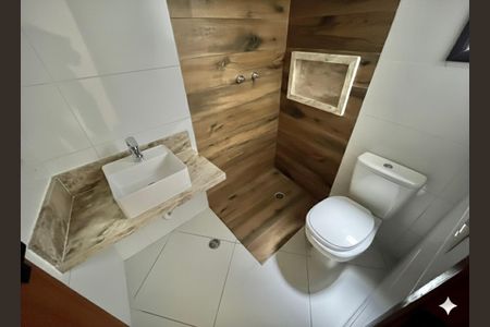 Casa à venda com 185m², 3 quartos e 4 vagasBanheiro da Suíte 2