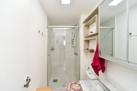 Apartamento à venda com 64m², 2 quartos e 1 vaga Apartamento à venda com 64m², 2 quartos e 1 vagaBanheiro Social