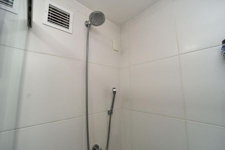 Apartamento à venda com 64m², 2 quartos e 1 vaga Apartamento à venda com 64m², 2 quartos e 1 vagaBanheiro da Suíte