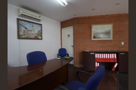 Sala de casa à venda com 3 quartos, 284m² em Jardim Leonor, São Paulo