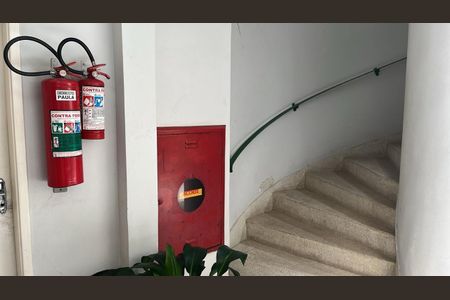 Apartamento à venda com 128m², 3 quartos e 1 vagaEscada