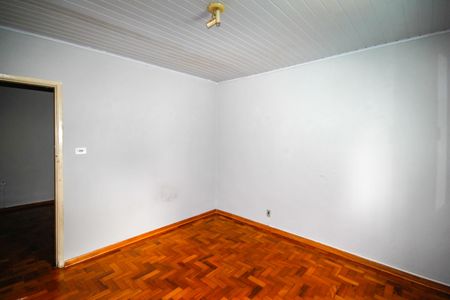 Quarto de casa para alugar com 1 quarto, 50m² em Vila Serralheiro, São Paulo
