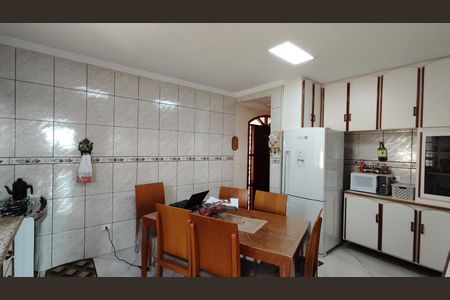 Casa para alugar com 400m², 4 quartos e 4 vagas Casa para alugar com 400m², 4 quartos e 4 vagasCozinha