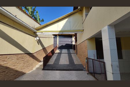 Casa para alugar com 400m², 4 quartos e 4 vagas Casa para alugar com 400m², 4 quartos e 4 vagasÁrea Externa