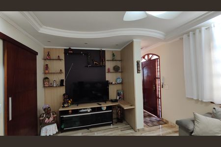 Casa para alugar com 400m², 4 quartos e 4 vagas Casa para alugar com 400m², 4 quartos e 4 vagasSala