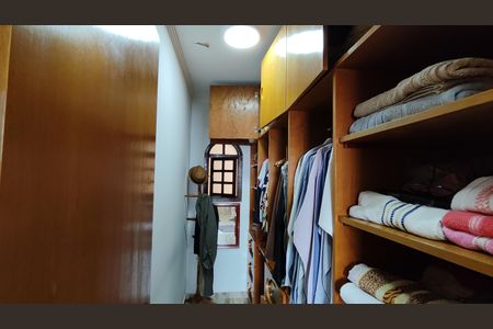 Casa para alugar com 400m², 4 quartos e 4 vagas Casa para alugar com 400m², 4 quartos e 4 vagasCloset da suíte