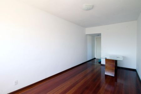 Sala de apartamento para alugar com 2 quartos, 93m² em Brás de Pina, Rio de Janeiro