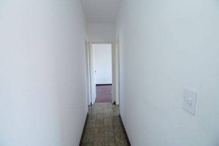 Corredor de apartamento para alugar com 2 quartos, 93m² em Brás de Pina, Rio de Janeiro