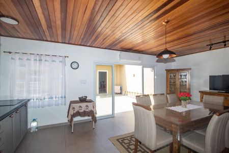 Casa à venda com 150m², 3 quartos e 5 vagasChurrasqueira