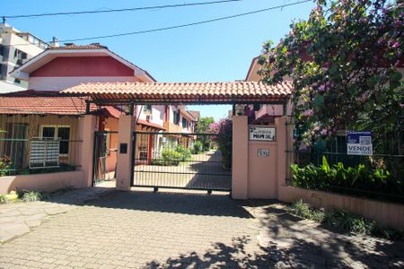 Casa de condomínio à venda com 133m², 3 quartos e 2 vagas Casa de condomínio à venda com 133m², 3 quartos e 2 vagasFachada