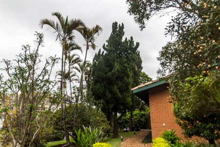 Casa de condomínio à venda com 413m², 3 quartos e 6 vagas Casa de condomínio à venda com 413m², 3 quartos e 6 vagasVista da Rua