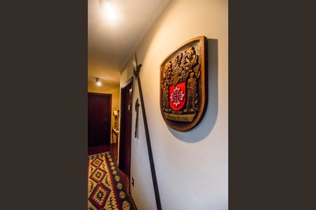 Casa de condomínio à venda com 413m², 3 quartos e 6 vagas Casa de condomínio à venda com 413m², 3 quartos e 6 vagasCorredor