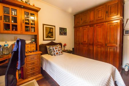 Casa de condomínio à venda com 413m², 3 quartos e 6 vagas Casa de condomínio à venda com 413m², 3 quartos e 6 vagasQuarto 2